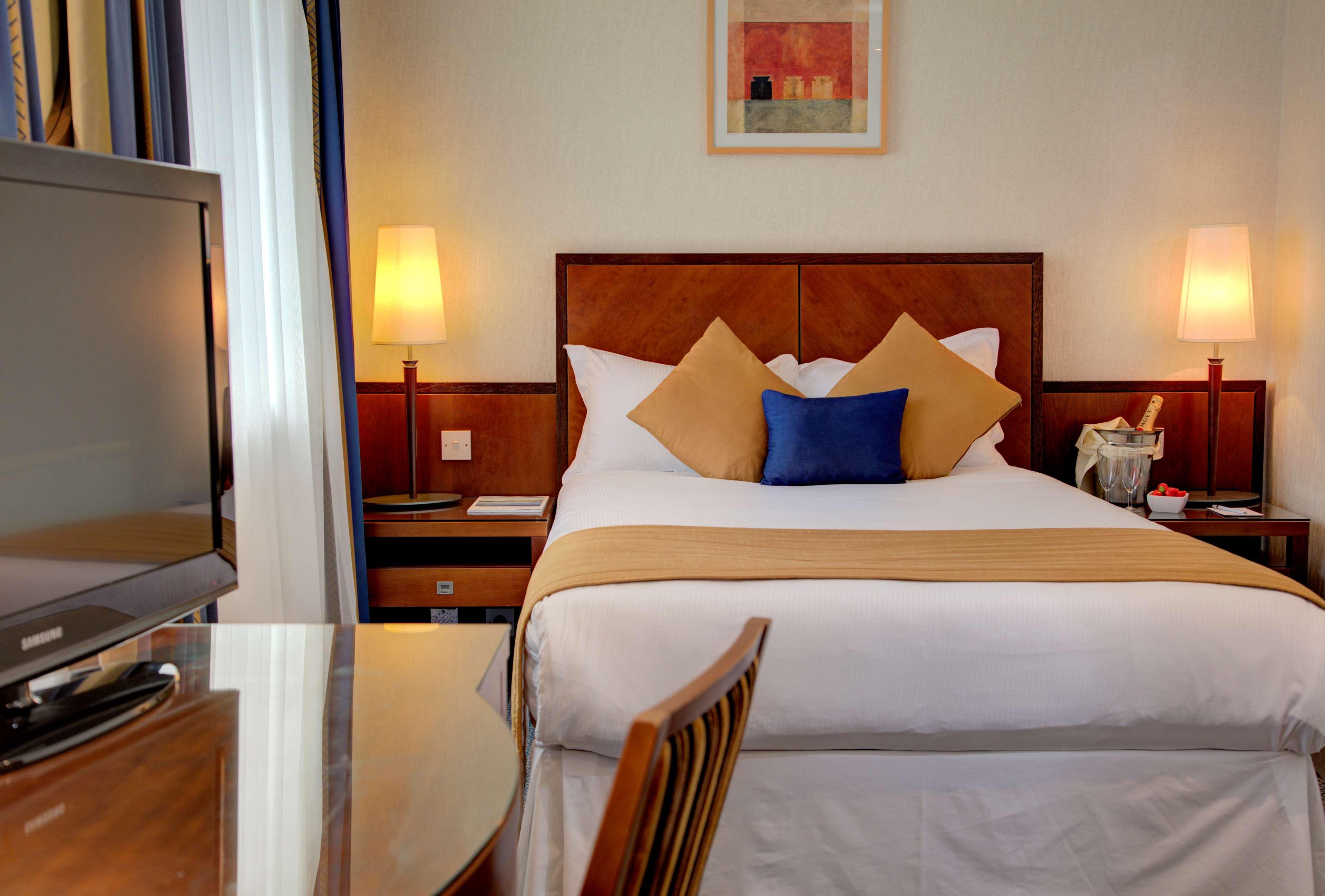 Best Western Homestead Court Hotel 웰린가든시티 외부 사진